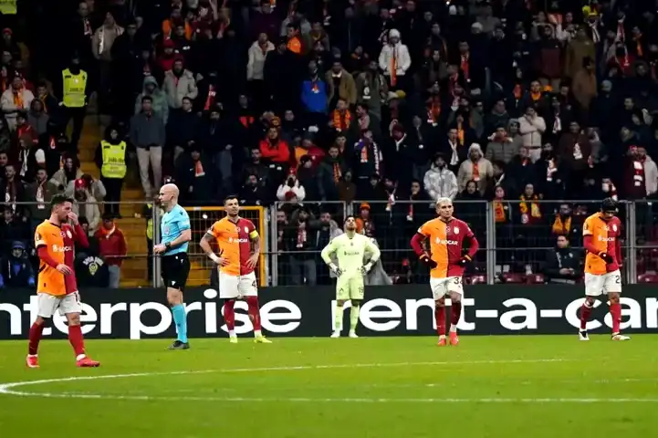 Galatasaray-AZ Alkmaar: İlk Yarı 0-1