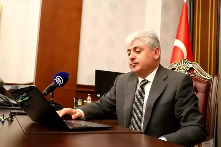 Vali Doğan, AA'nın Yılın Kareleri'ni Seçti